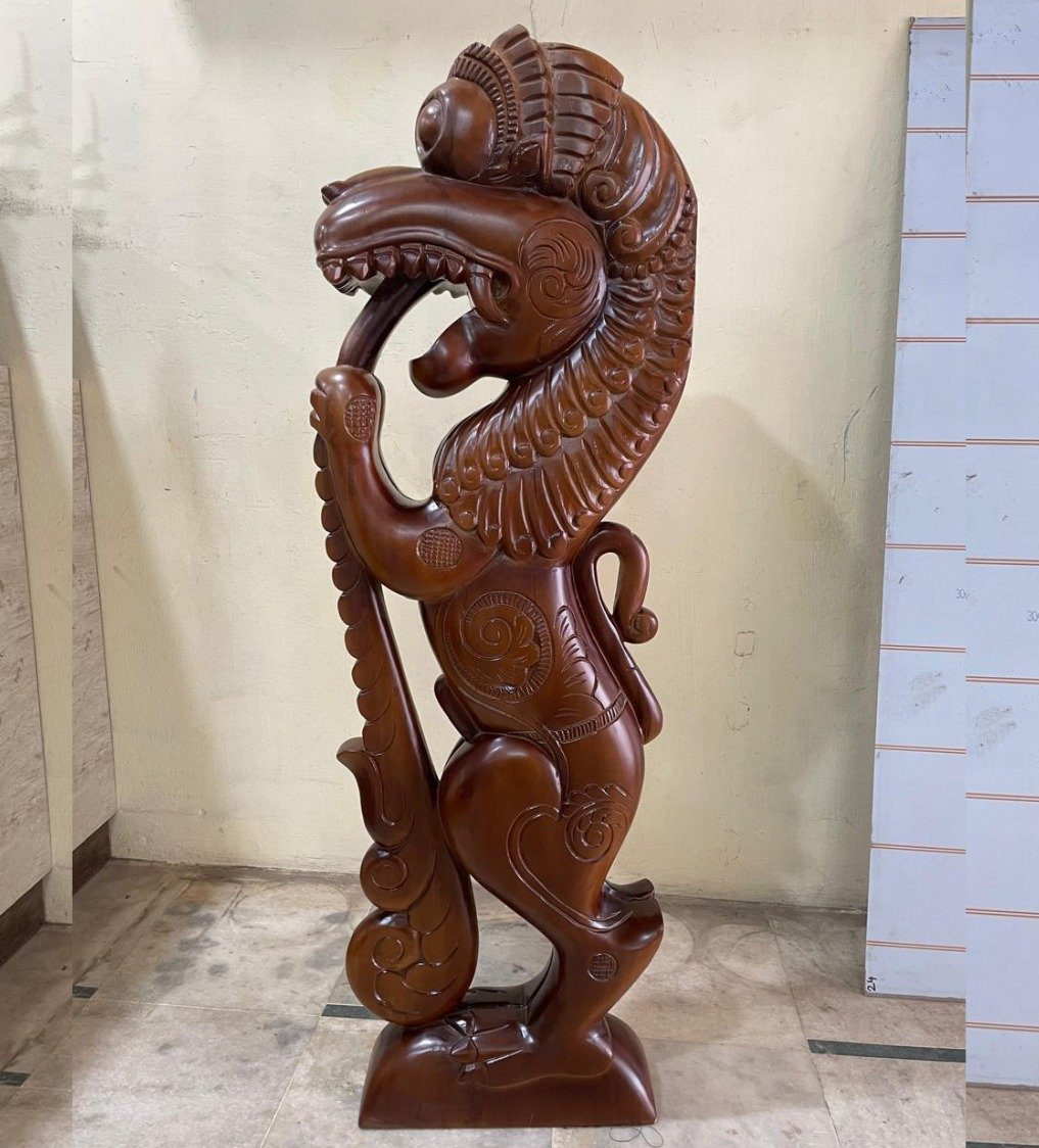 Best Wooden Yali Sculpture in Kanyakumari